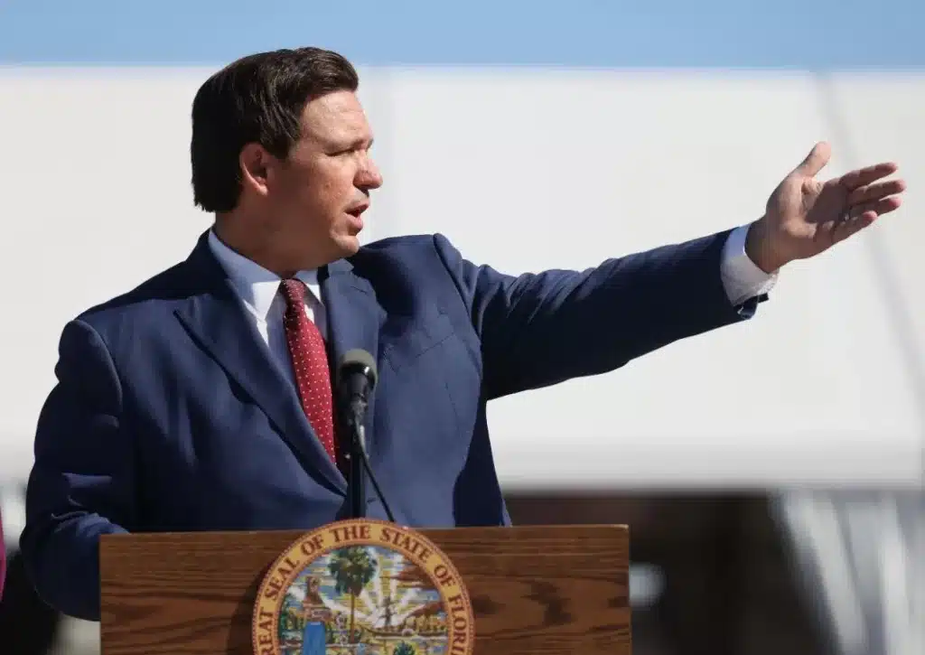 Ron DeSantis dépasse Woke Disney ? LOL ! Voici sa dernière imposture 1 ron desantis01