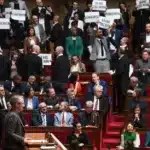 Le gouvernement français a survécu aux votes de censure et les réformes des retraites