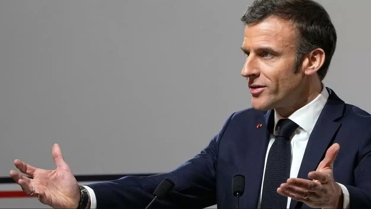 Interview d'Emmanuel Macron sur la réforme des retraites