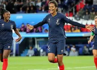 Wendie Renard célèbre son but décisif contre le Brésil