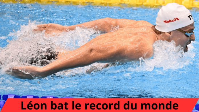 Mais quel exploit de la part de Léon en natation